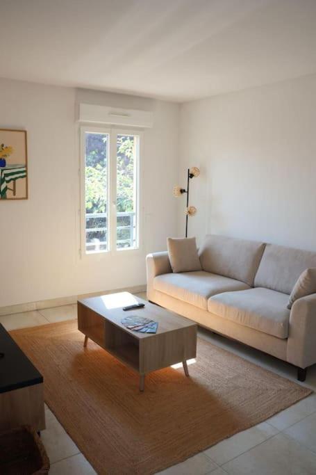 Suberbe Appartement Climatise Avec Terrasse Saint-Raphael  Exterior photo